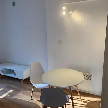 Studio Terrasse Parking Domene